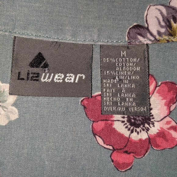 Flower Button Up - Picture 3 of 3